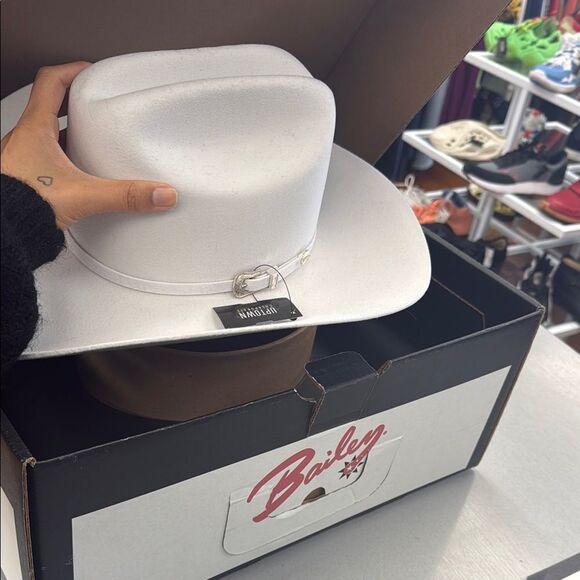 BAILEY BRAND NEW COWBOY HAT - Picture 7 of 10